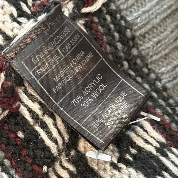 BB Dakota XS Wool Blend Gray and Red Crew Neck Sweater with Geometric Pattern - Picture 8 of 9